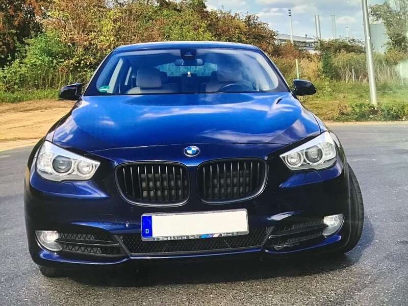 Blau Gebraucht 2012 BMW 520 Gran Turismo Limousine | 10.350 € (Superpreis) - Bild 1/4