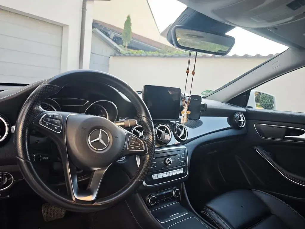 Gebraucht Mercedes CLA200 Edition 136 PS (100 kW) 2018 Weiß Limousine