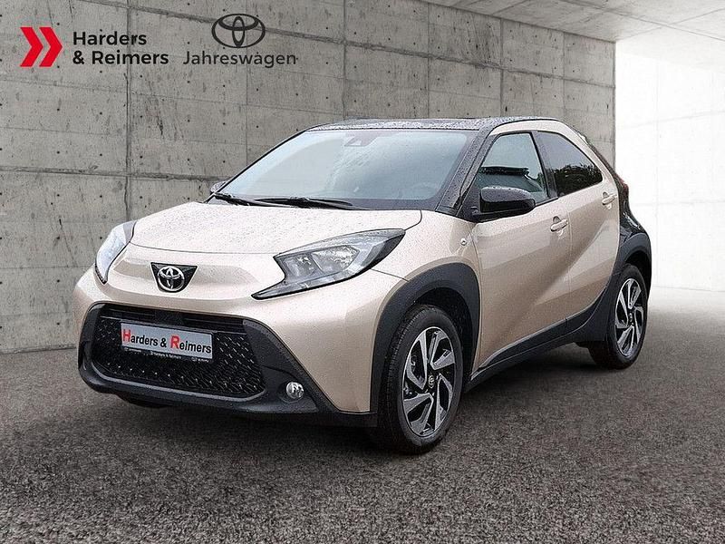 Beige Neu 2025 Toyota Aygo X SUV | 16.380 € (Guter Preis) - Bild 1/4