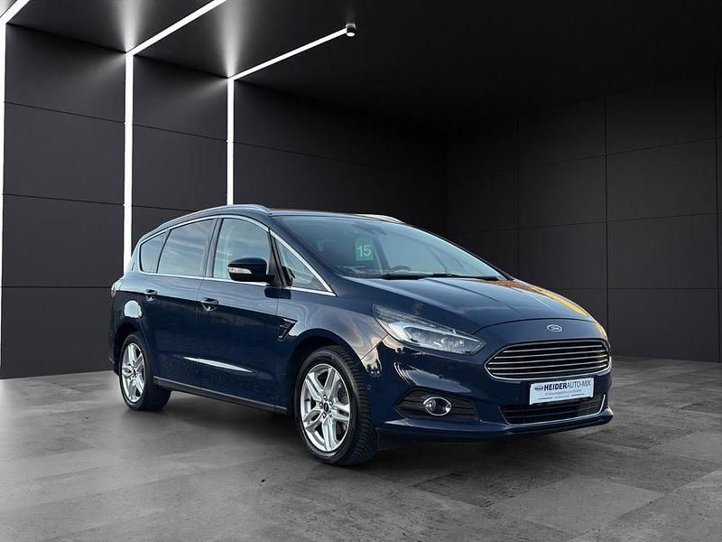 Gebraucht Ford S-MAX Titanium 160 PS (117 kW) 2018 Blau Van / Kleinbus