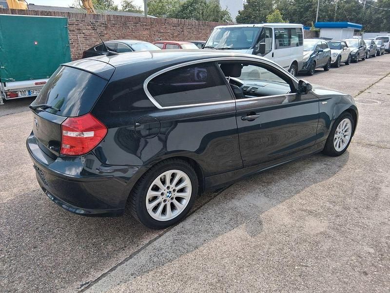 Gebraucht BMW 116 Performance 122 PS (89 kW) 2010 Schwarz Kleinwagen