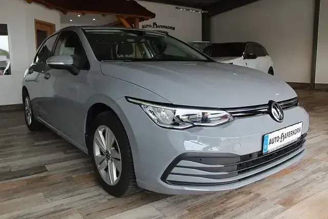 Gebraucht VW Golf VIII Life 150 PS (110 kW) 2020 Andere Limousine
