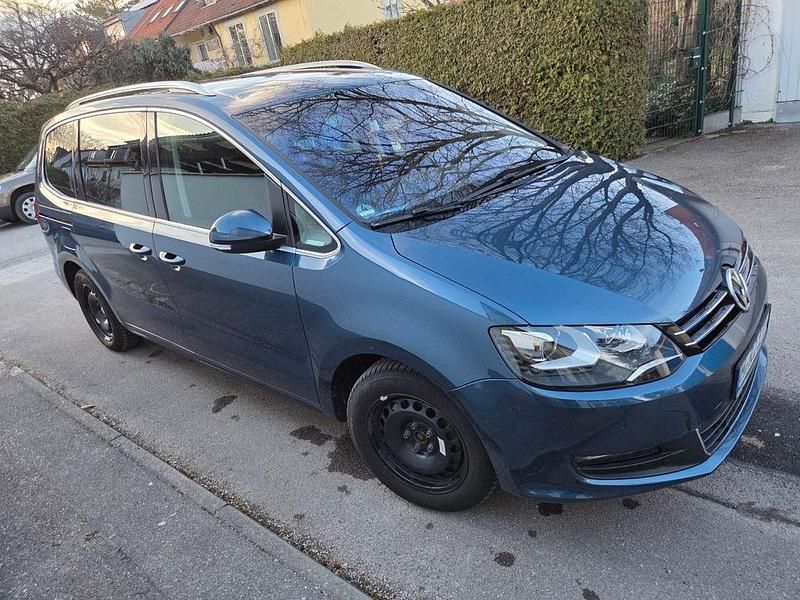 Gebraucht VW Sharan Comfortline 150 PS (110 kW) 2016 Blau Van / Kleinbus