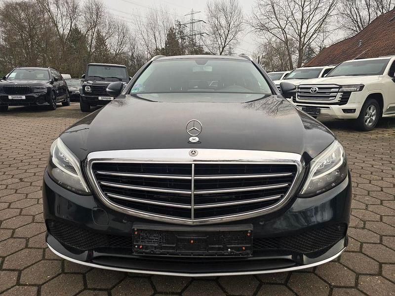 Gebraucht Mercedes C300 258 PS (189 kW) 2018 Grün Limousine