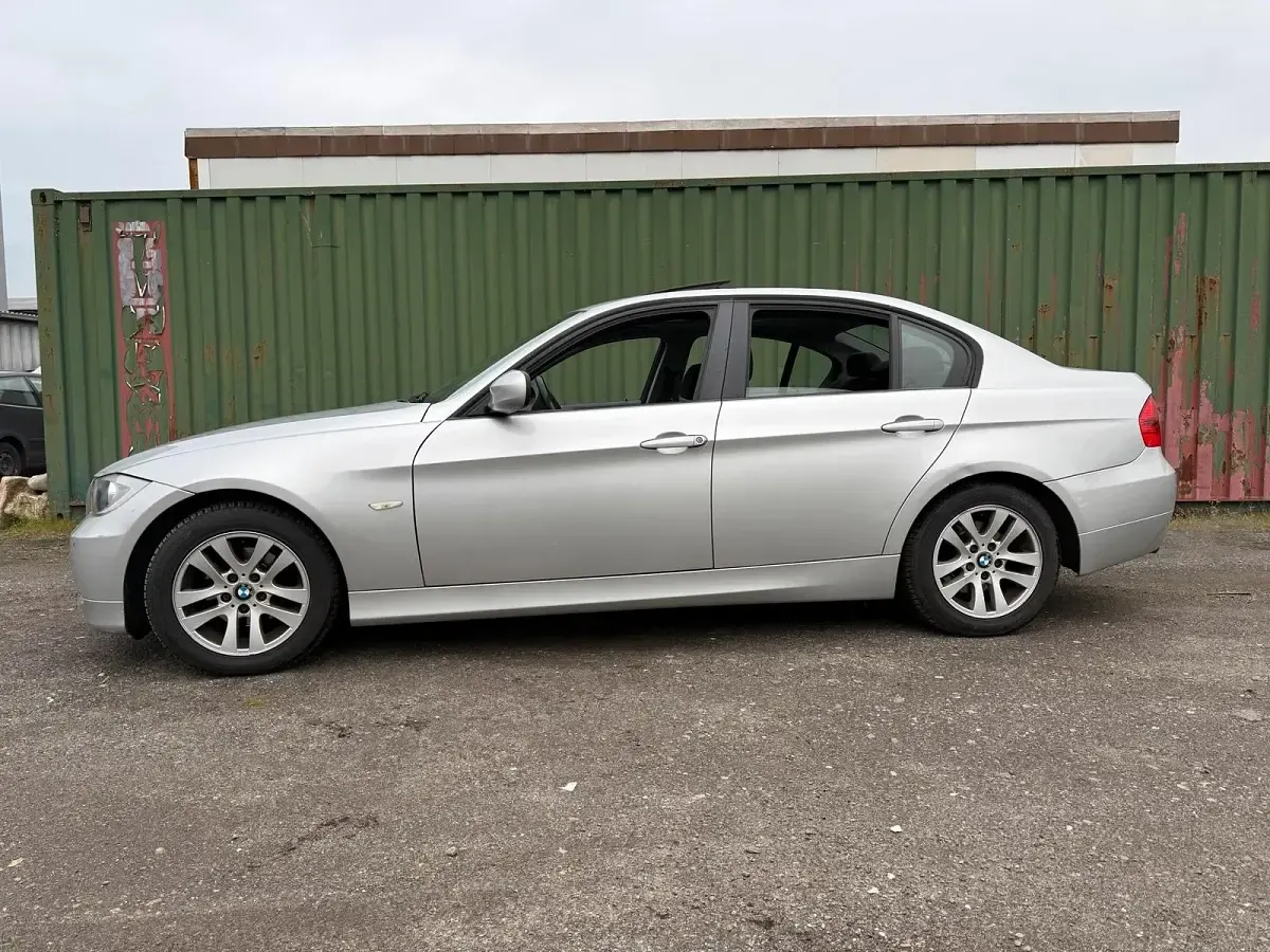 Gebraucht BMW 320 150 PS (110 kW) 2005 Silber Limousine
