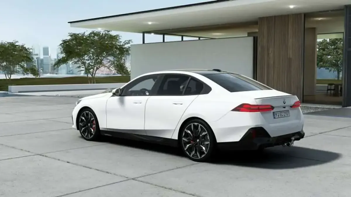 Neu BMW 540 M Sport 286 PS (210 kW) 2026 Alpinweiß uni Limousine