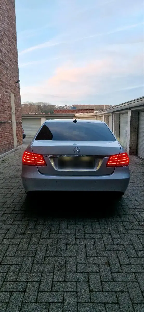 Gebraucht Mercedes E200 136 PS (100 kW) 2016 Silber Limousine