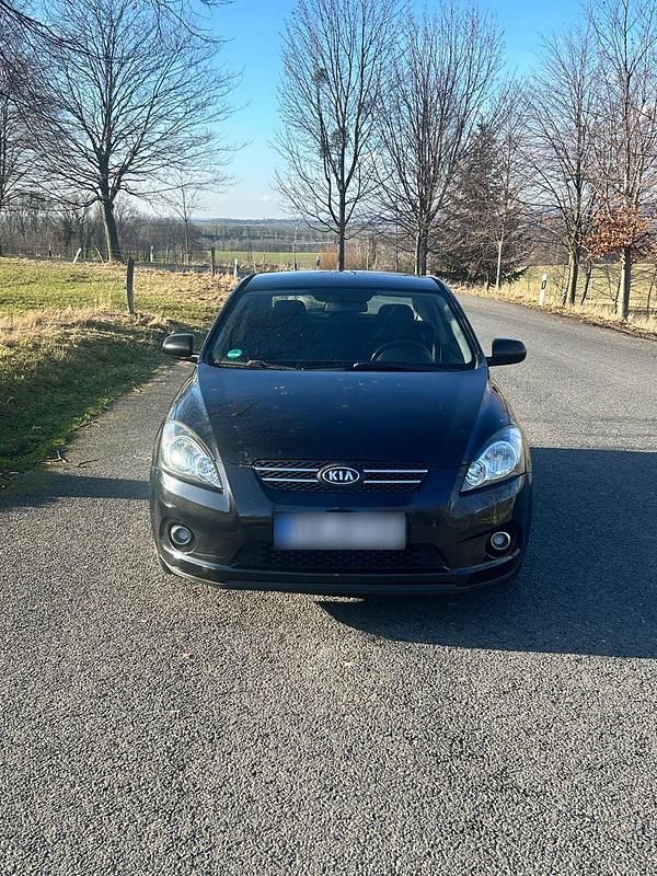 Second-hand Kia ProCeed 125 CP (91 kW) 2011 Negru Berlinǎ