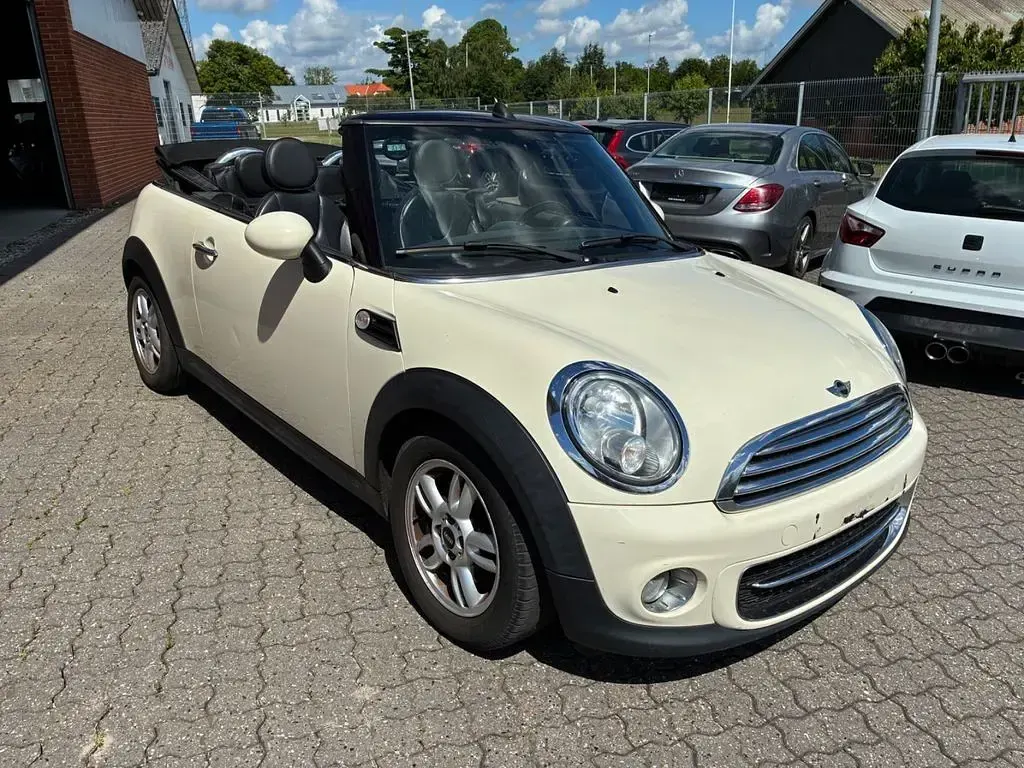 Gebraucht Mini Cooper D Cabriolet 111 PS (81 kW) 2013 Weiß Cabrio