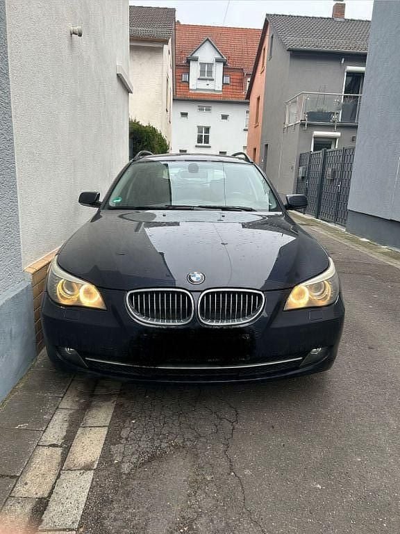 Blau Gebraucht 2008 BMW 530 Sport Line Kombi | 5.000 € (Superpreis) - Bild 1/4
