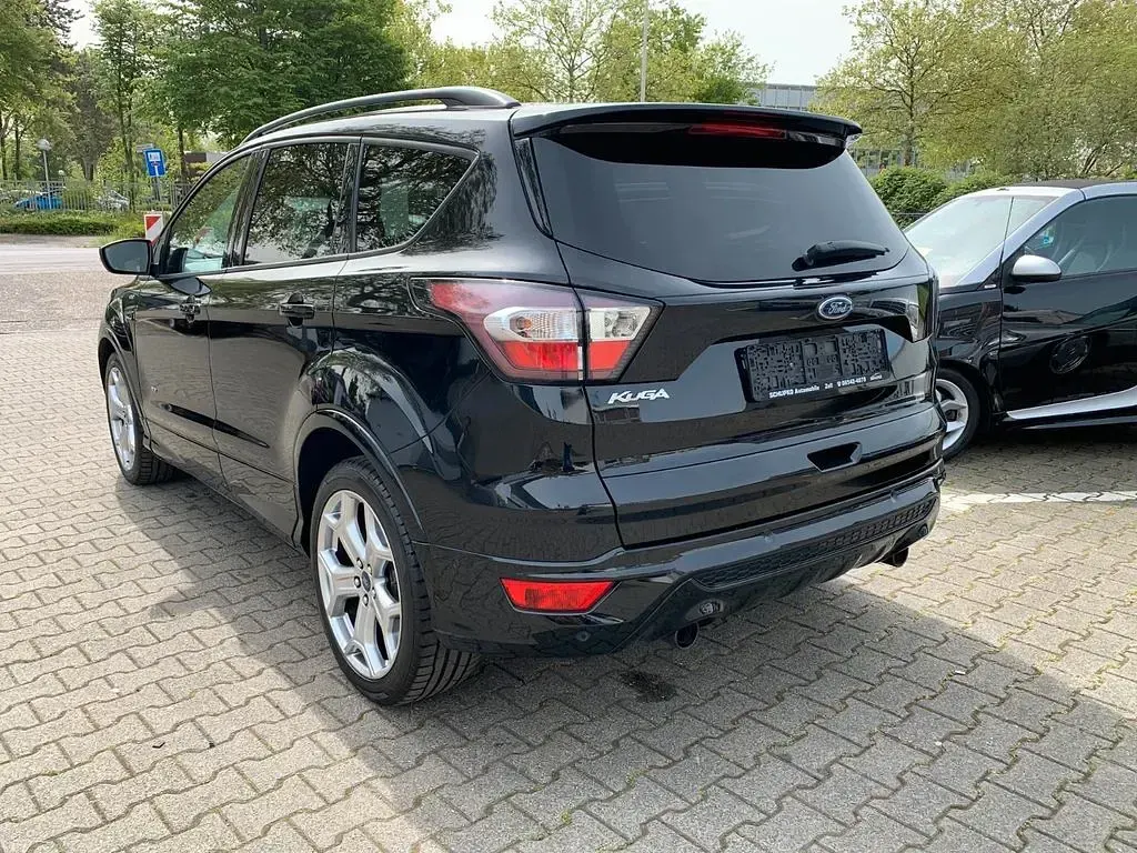 Gebraucht Ford Kuga Titanium 179 PS (131 kW) 2017 Schwarz SUV