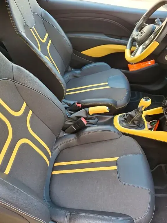 Używany Opel Adam 69 KM (50 kW) 2013 Żółty Hatchback