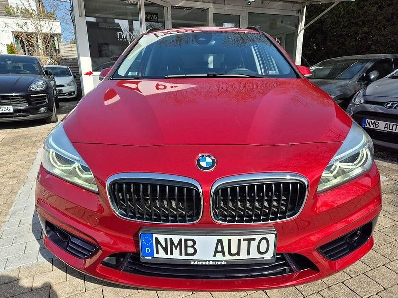 Gebraucht BMW 220 Gran Tourer Sport Line 192 PS (141 kW) 2016 Rot Van / Kleinbus