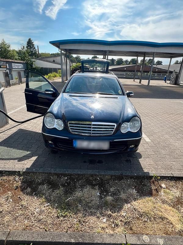 Blau Gebraucht 2007 Mercedes C220 Kombi | 850 € (Superpreis) - Bild 1/4