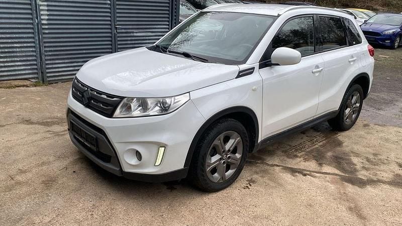 Gebraucht Suzuki Vitara Comfort 120 PS (88 kW) 2018 Weiß SUV