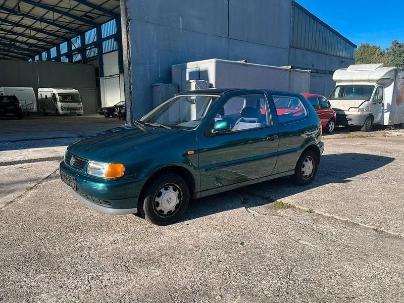 Grün Gebraucht 1996 VW Polo Basis Limousine | 1.250 € (Fairer Preis) - Bild 1/4