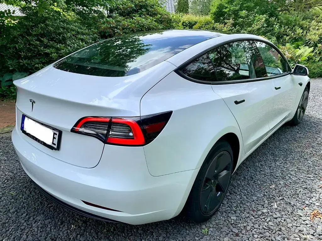 Gebraucht Tesla Model 3 RWD 208 kW (283 PS) 2023 Weiß Limousine