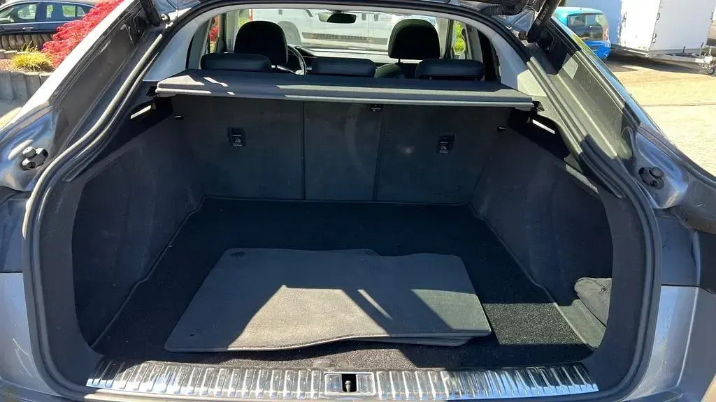 Second-hand Audi e-tron Sportback Basis 230 kW (313 CP) 2021 Gri SUV