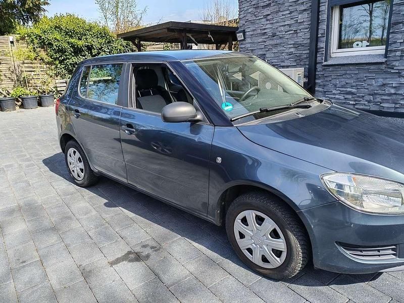 Second-hand Skoda Fabia Active 69 CP (50 kW) 2014 Gri Hatchback