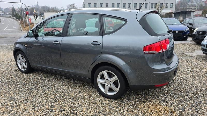 Gebraucht Seat Altea Style 125 PS (91 kW) 2012 Grau Van / Kleinbus