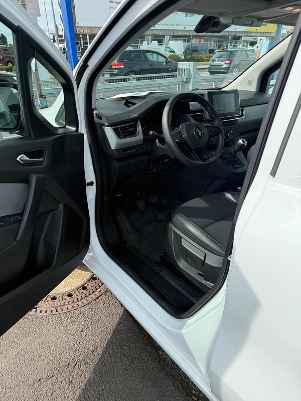 Gebraucht Renault Kangoo 95 PS (69 kW) 2022 Weiß Van / Kleinbus
