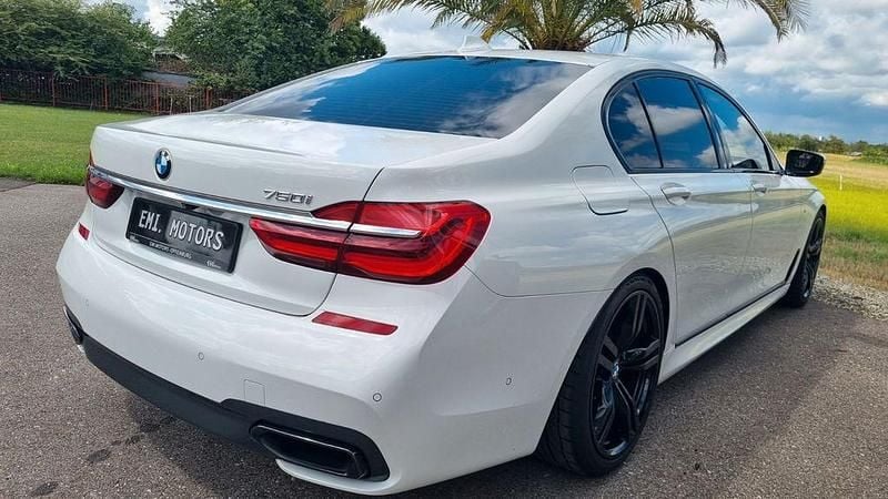 Gebraucht BMW 750 M Performance 449 PS (330 kW) 2017 Weiß Limousine