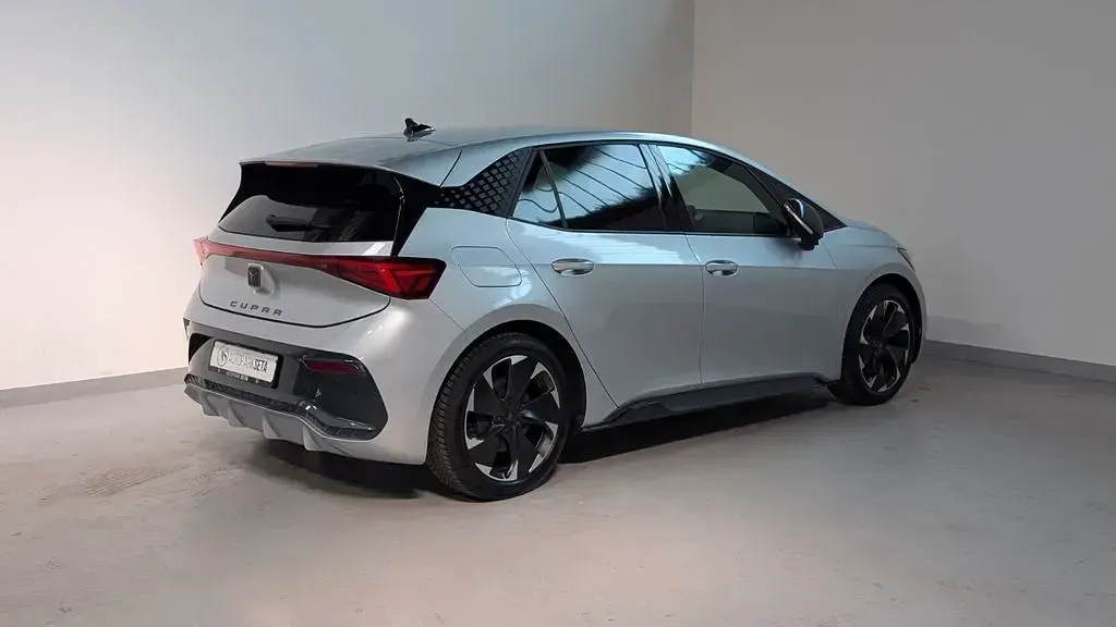 Second-hand Cupra Born 169 kW (231 CP) 2023 Argintiu Hatchback