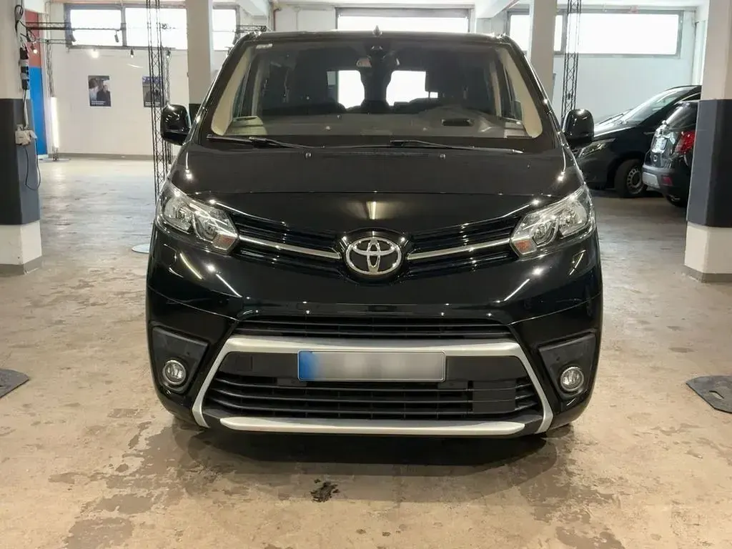 Gebraucht Toyota Proace Verso Comfort 150 PS (110 kW) 2018 Schwarz Kombi