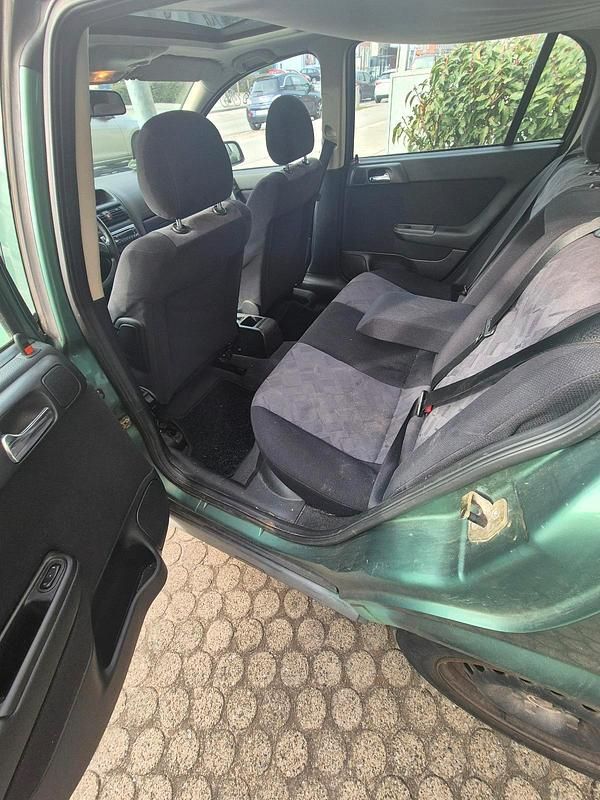 Gebraucht Opel Astra 65 PS (47 kW) 1999 Grün Limousine