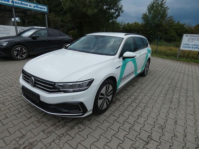 Weiß Gebraucht 2020 VW Passat GTE Kombi | 16.790 € (Superpreis) - Bild 1/4