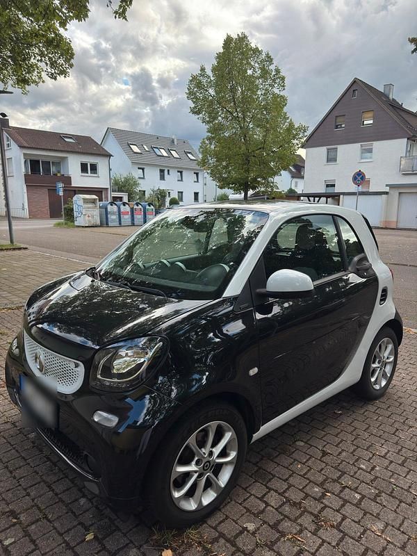 Schwarz Gebraucht 2015 Smart ForTwo Coupé Coupé | 7.500 € (Fairer Preis) - Bild 1/4