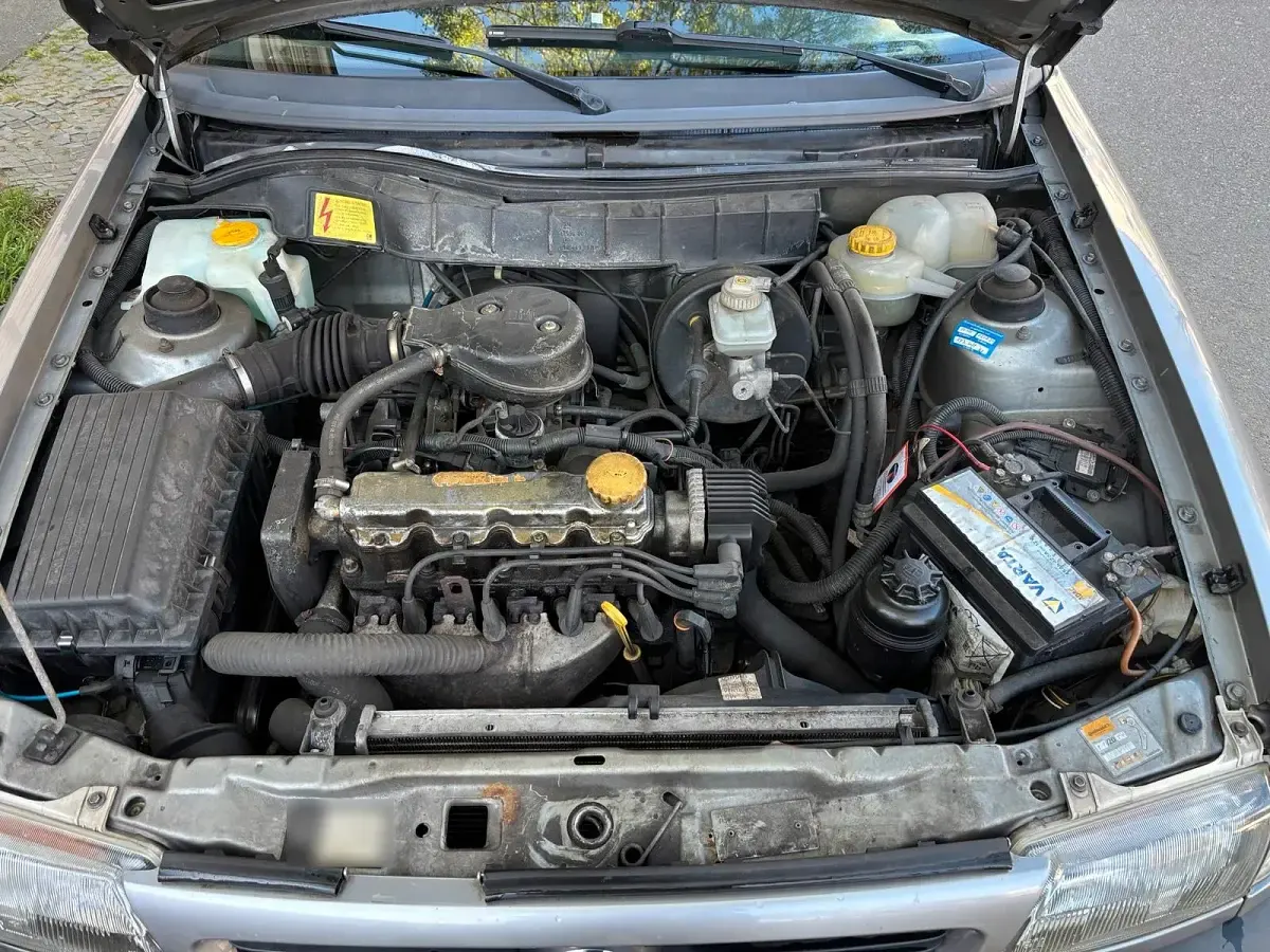 Gebraucht Opel Astra 71 PS (52 kW) 1995 Silber Limousine