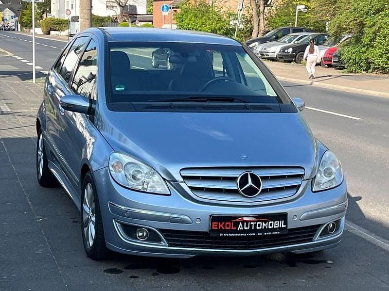 Gebraucht Mercedes B180 109 PS (80 kW) 2006 Silber Van / Kleinbus