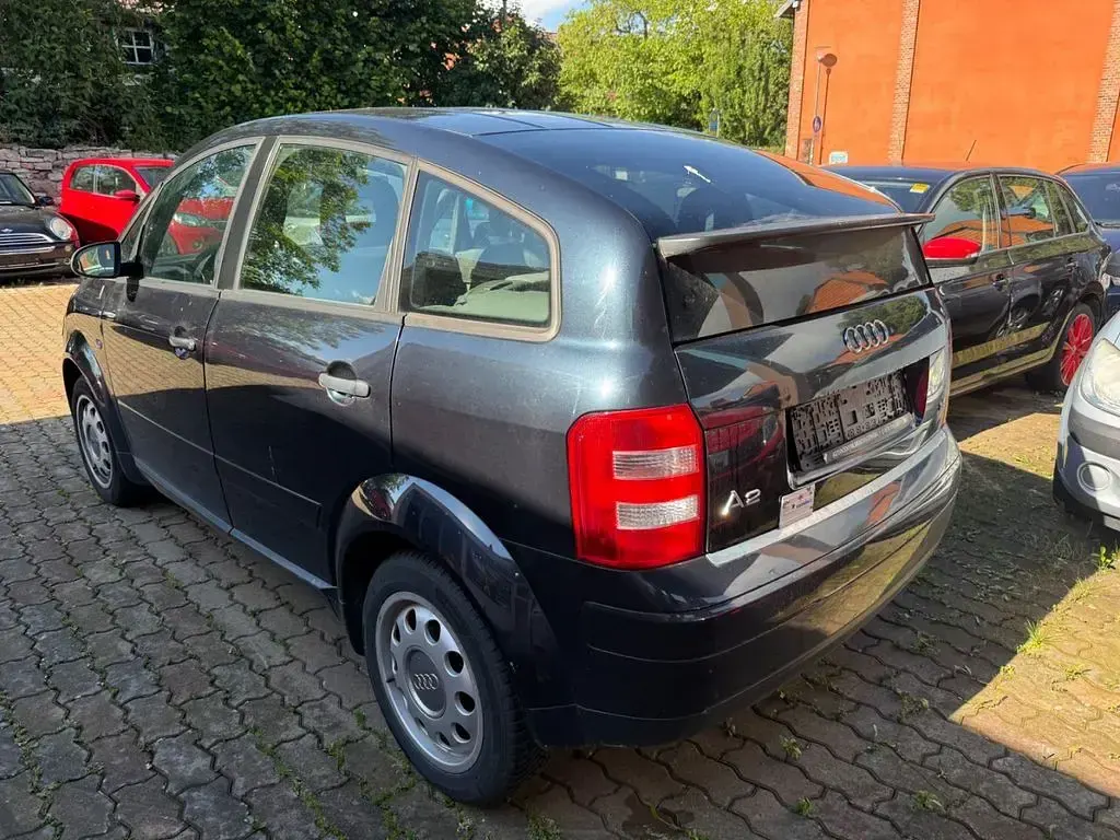 Gebraucht Audi A2 75 PS (55 kW) 2001 Schwarz Kleinwagen