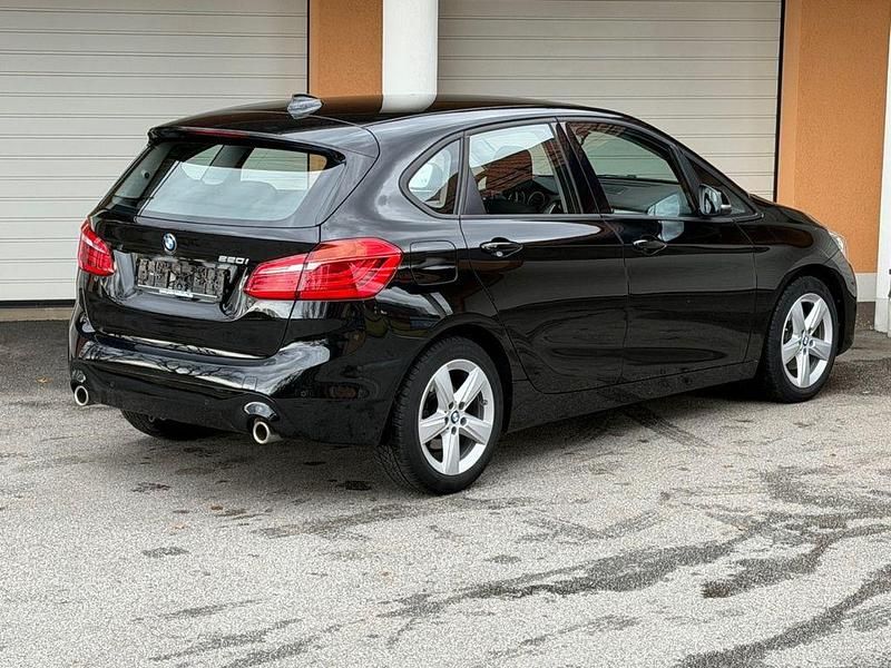 Gebraucht BMW 220 Performance 192 PS (141 kW) 2018 Schwarz Kombi