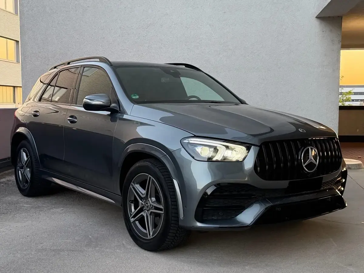 Gebraucht Mercedes GLE300 AMG 245 PS (180 kW) 2021 Grau SUV