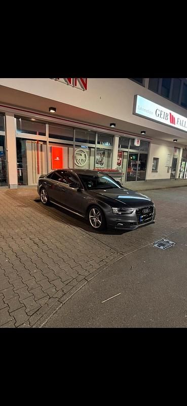 Gebraucht Audi A4 S-Line 150 PS (110 kW) 2015 Grau Limousine