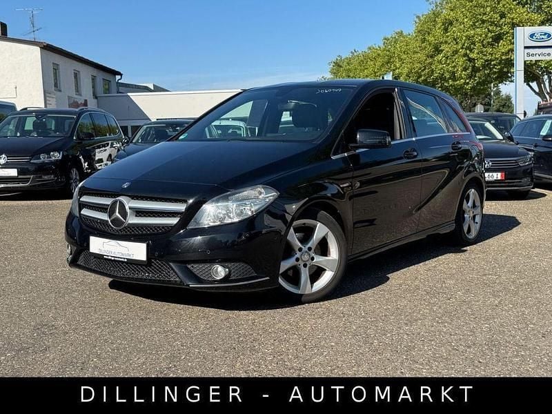 Schwarz Gebraucht 2012 Mercedes B180 Sport Van / Kleinbus | 5.890 € (Guter Preis) - Bild 1/4