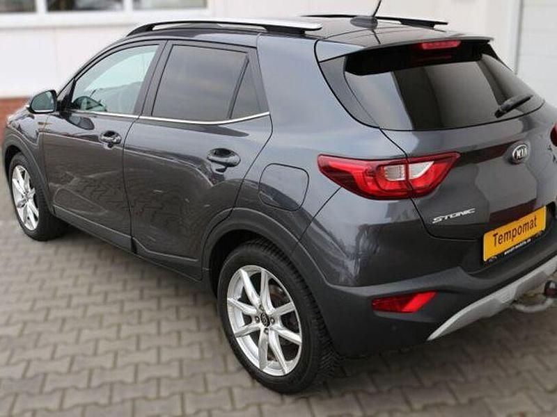 Gebraucht Kia Stonic Spirit 120 PS (88 kW) 2017 Grau SUV