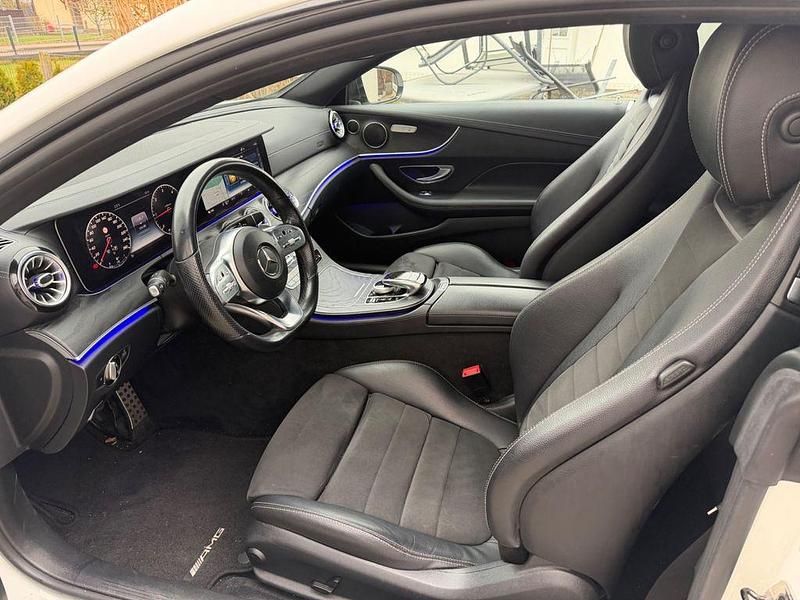 Gebraucht Mercedes E350 AMG line 286 PS (210 kW) 2019 Weiß Coupé