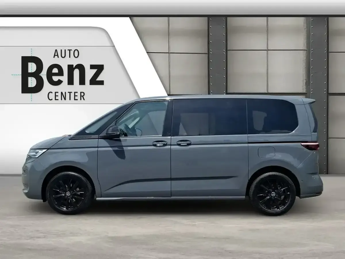 Gebraucht VW Multivan Life 150 PS (110 kW) 2025 Grau Van / Kleinbus