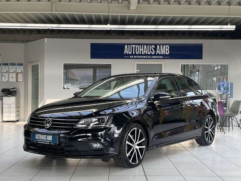 Schwarz Gebraucht 2016 VW Jetta Limousine | 13.990 € (Teuer) - Bild 1/4