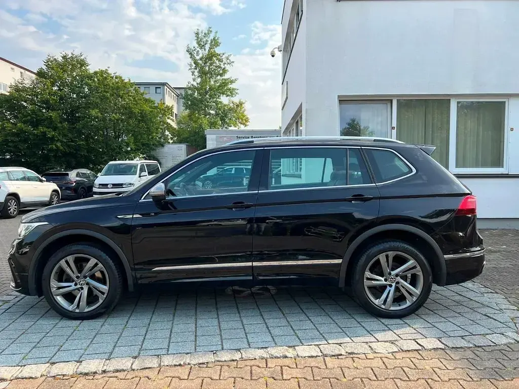 Gebraucht VW Tiguan Allspace R-line 190 PS (139 kW) 2023 Schwarz SUV