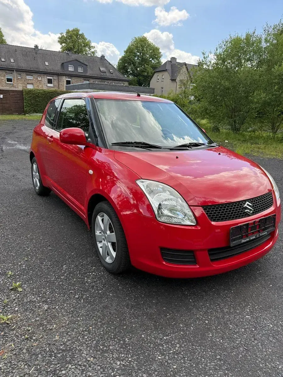 Gebraucht Suzuki Swift Club 94 PS (69 kW) 2010 Rot Kleinwagen