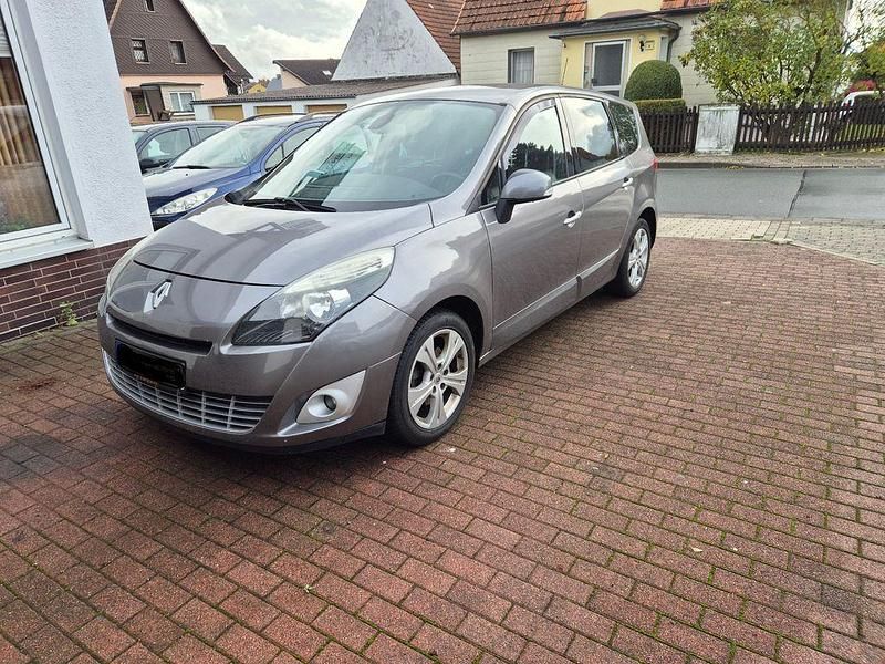Grau Gebraucht 2011 Renault Grand Scénic III Dynamique Van / Kleinbus | 4.300 € (Guter Preis) - Bild 1/4