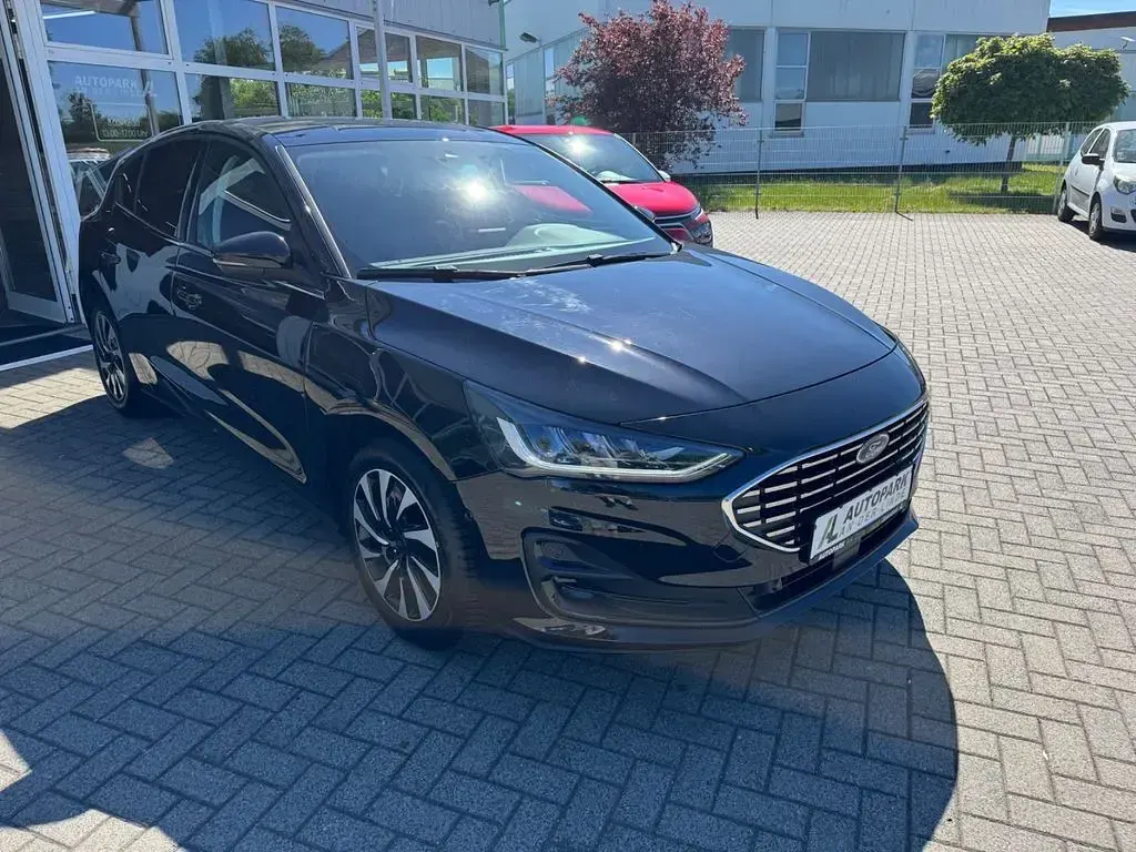 Gebraucht Ford Focus Titanium 155 PS (114 kW) 2025 Schwarz Limousine