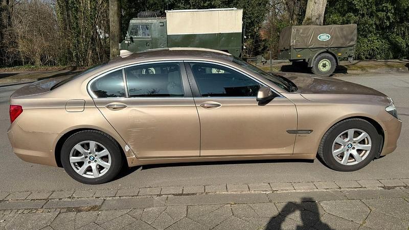 Gebraucht BMW 730 245 PS (180 kW) 2009 Gelb Limousine