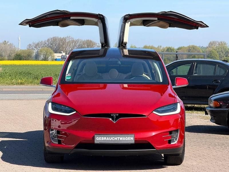 Second-hand Tesla Model X 386 kW (525 CP) 2017 Roșu SUV