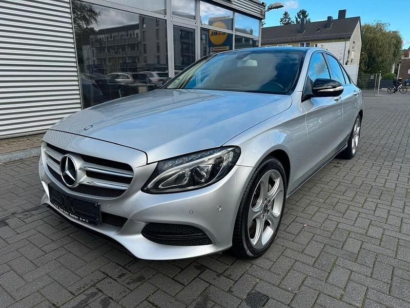 Iridiumsilber Gebraucht 2014 Mercedes C250 Limousine | 14.900 € (Etwas zu teuer) - Bild 1/4