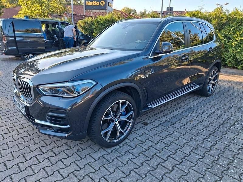 Grau Gebraucht 2022 BMW X5 Sport Line SUV | 49.900 € (Superpreis) - Bild 1/4
